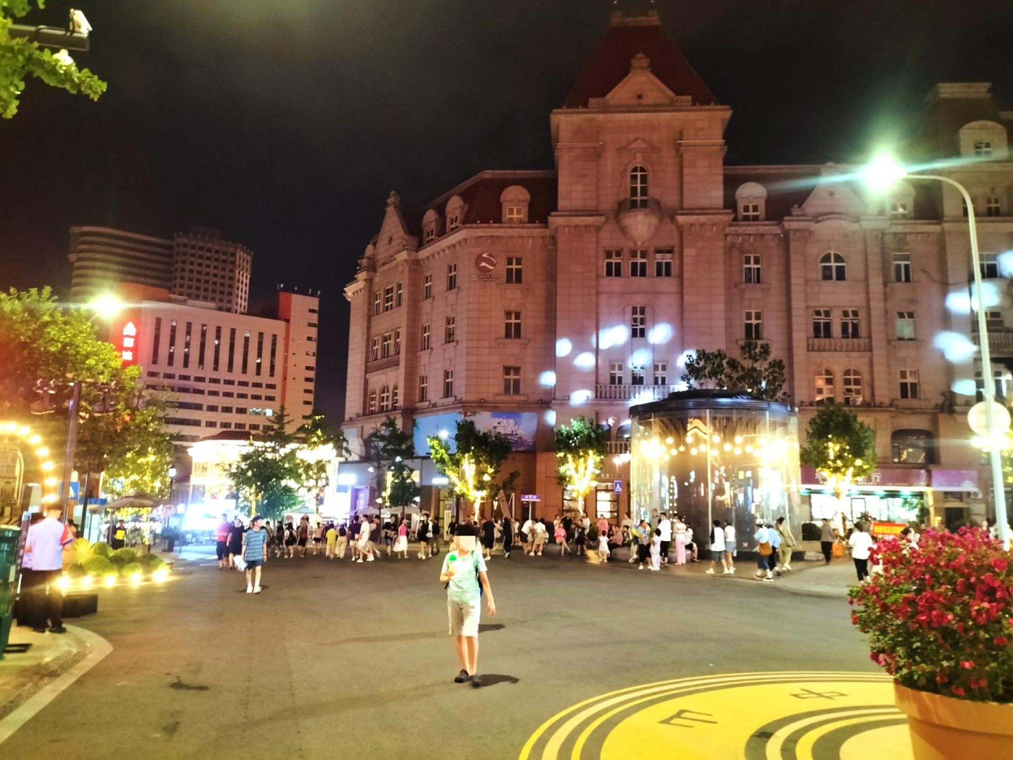 Hua Qi Kaiserdom Hotel Zhongshan Road St Michael'S Cathedral And Zhanqiao Pier Qingdao Exterior foto