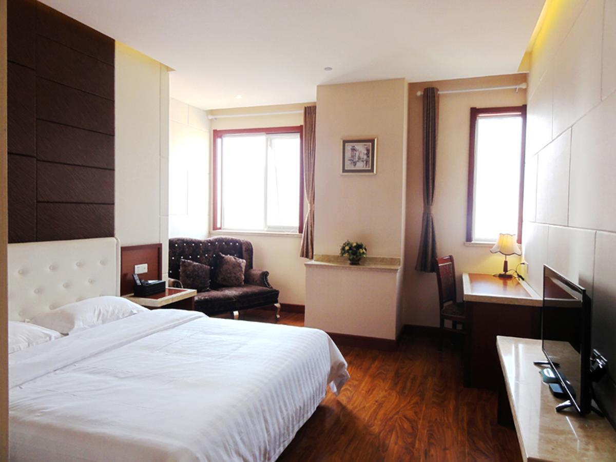 Hua Qi Kaiserdom Hotel Zhongshan Road St Michael'S Cathedral And Zhanqiao Pier Qingdao Exterior foto