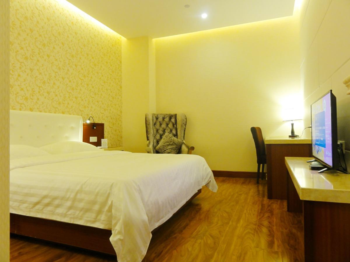 Hua Qi Kaiserdom Hotel Zhongshan Road St Michael'S Cathedral And Zhanqiao Pier Qingdao Exterior foto
