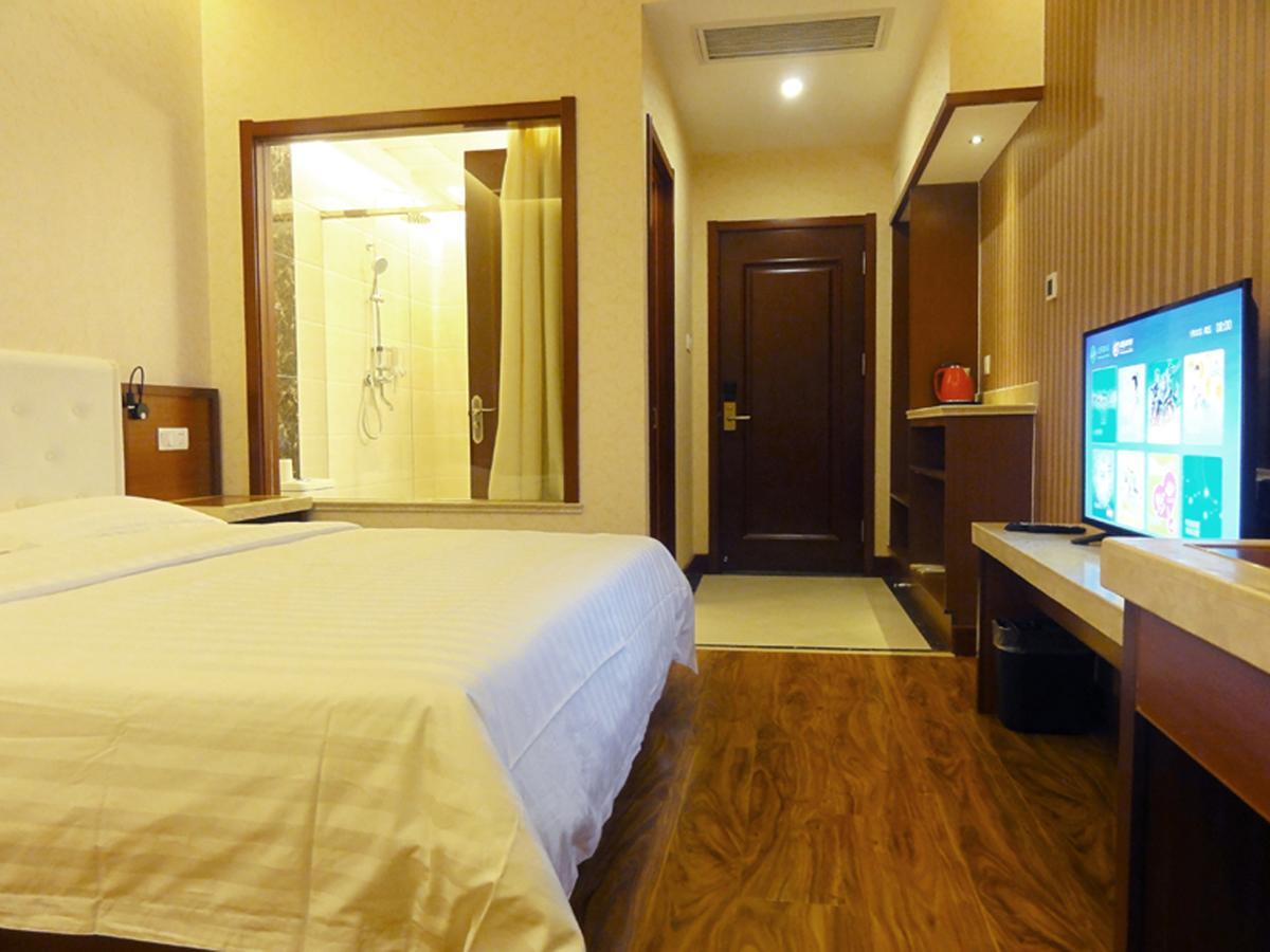 Hua Qi Kaiserdom Hotel Zhongshan Road St Michael'S Cathedral And Zhanqiao Pier Qingdao Exterior foto