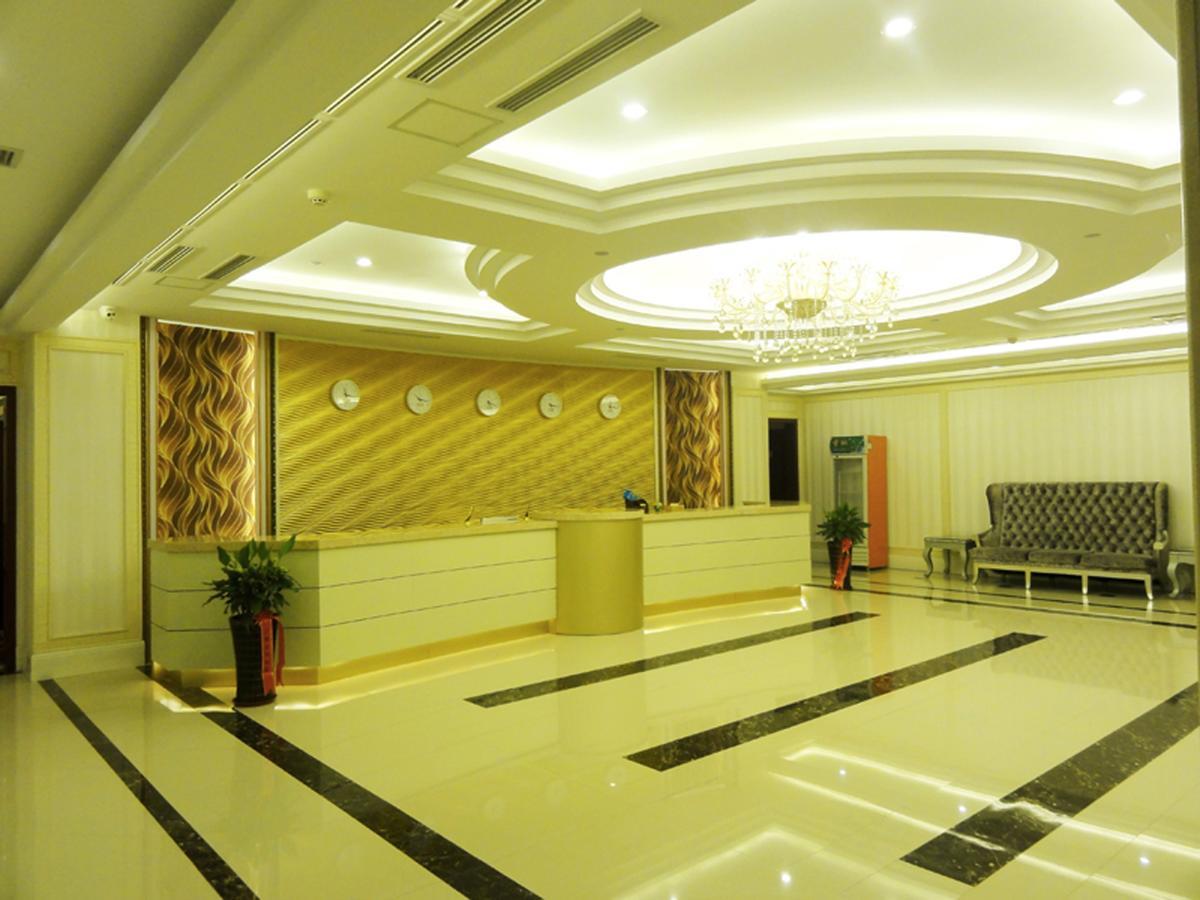 Hua Qi Kaiserdom Hotel Zhongshan Road St Michael'S Cathedral And Zhanqiao Pier Qingdao Exterior foto