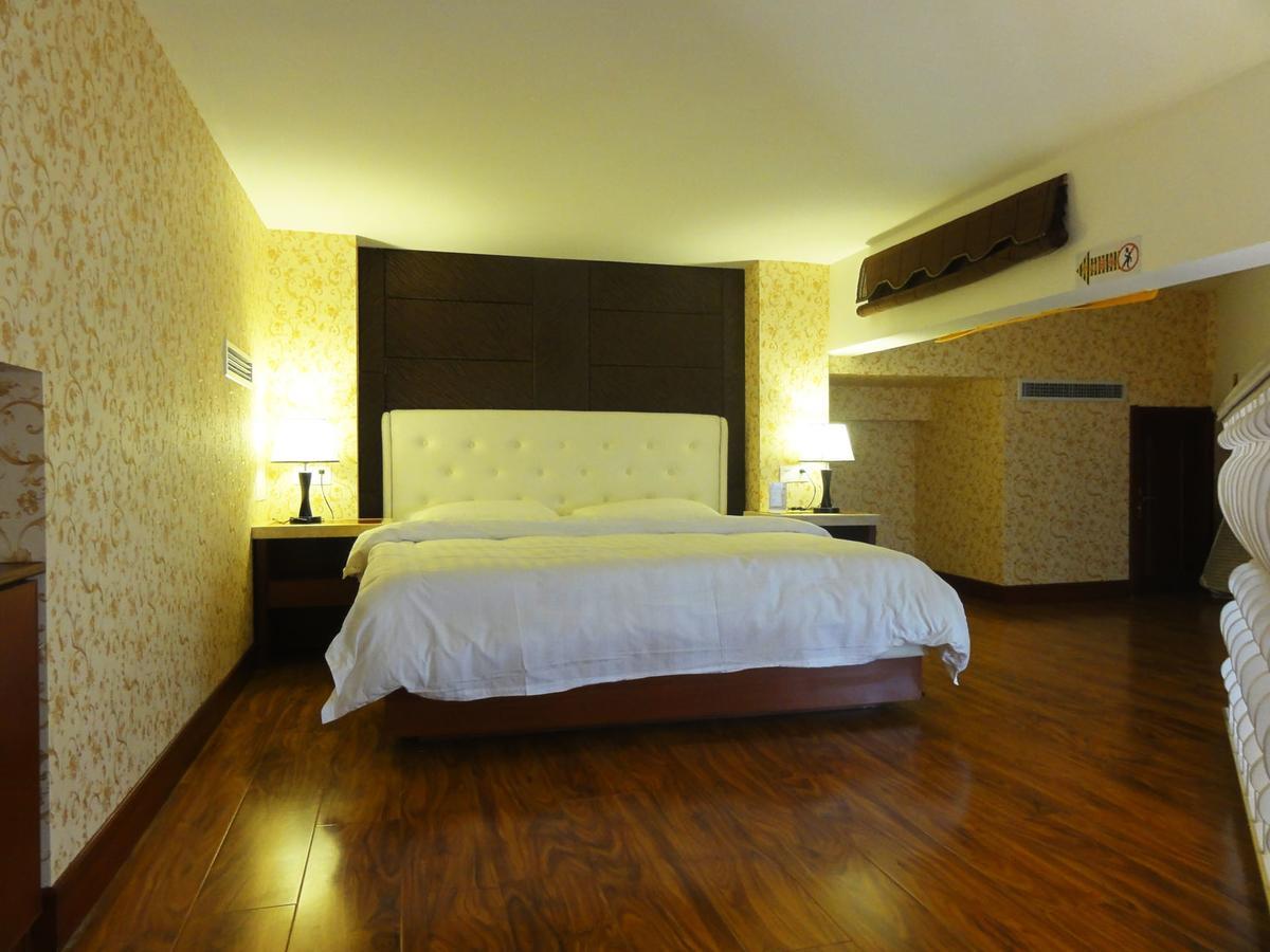 Hua Qi Kaiserdom Hotel Zhongshan Road St Michael'S Cathedral And Zhanqiao Pier Qingdao Exterior foto